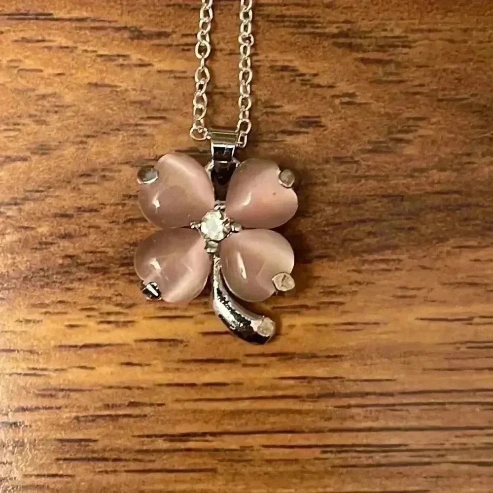 Vintage Rose Quartz Cats Eye Four Leaf Clover Pendant and Necklace - Picture 5 of 10